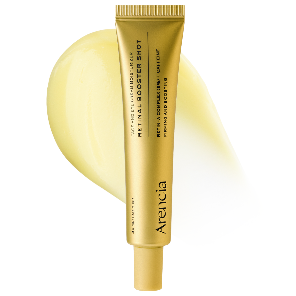 ręce trzymające słoiczek kremu retinalowego obok serum i toniku na stoliku